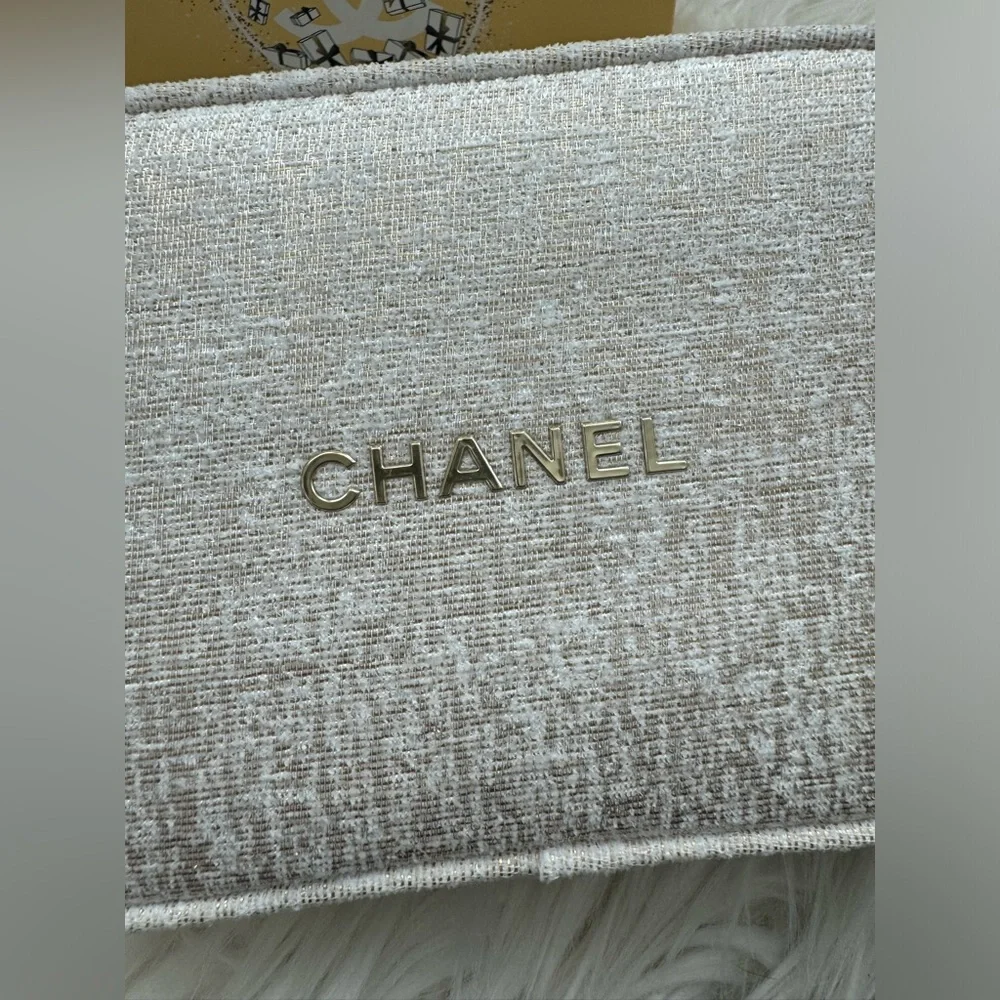 CHANEL 2023 Holiday Cosmetic Bag